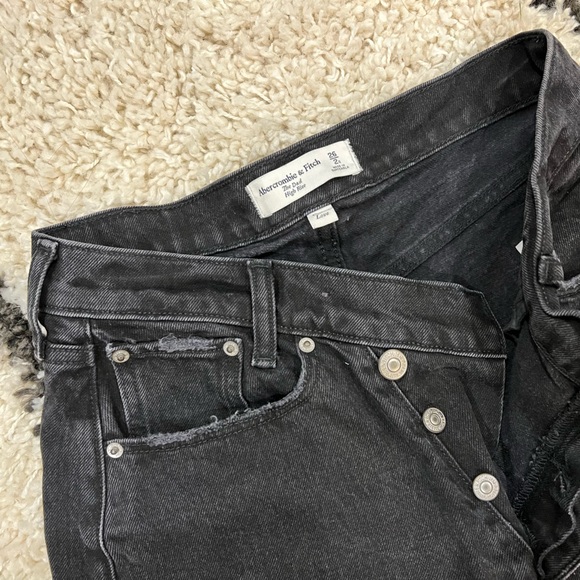 *LIKE NEW* Abercrombie & Fitch black jeans - high waisted, curve love, Size 26 - Picture 2 of 3